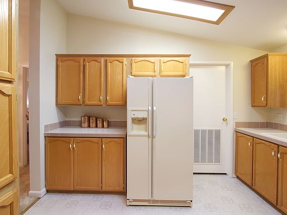 3rd image of 125 Oakwood Dr