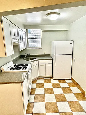 Rented by Amorelli Realty | media 15