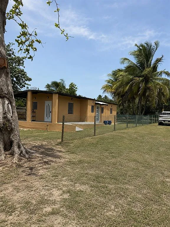 3 bed, 1.0 bath, 1700 sqft, $1,900 — Photo 3