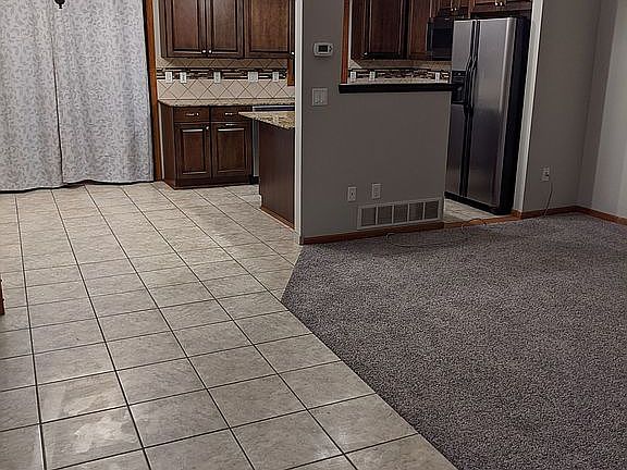 4th image of 23213 Buchanan St NE