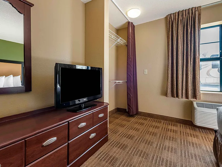 Studio Suite - 2 Full Beds