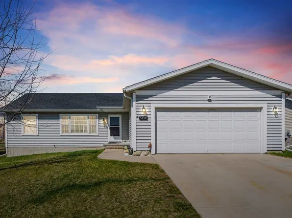 5910 York Ave, Marion, IA 52302