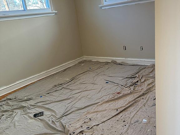 5th image of 2301 N Kenmore St
