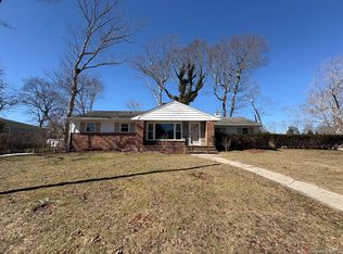 5 Leland Drive, Westhampton, NY 11977