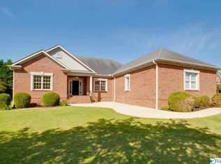 108 Woods End Rd, Huntsville, AL 35806