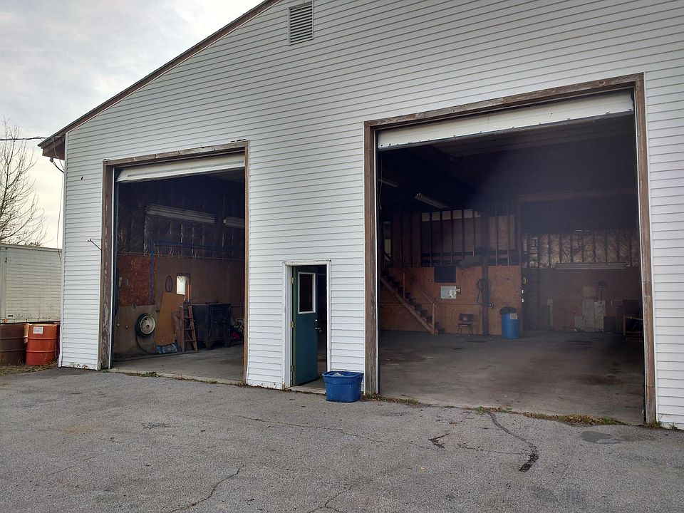 2nd image of 1196 Odlin Rd