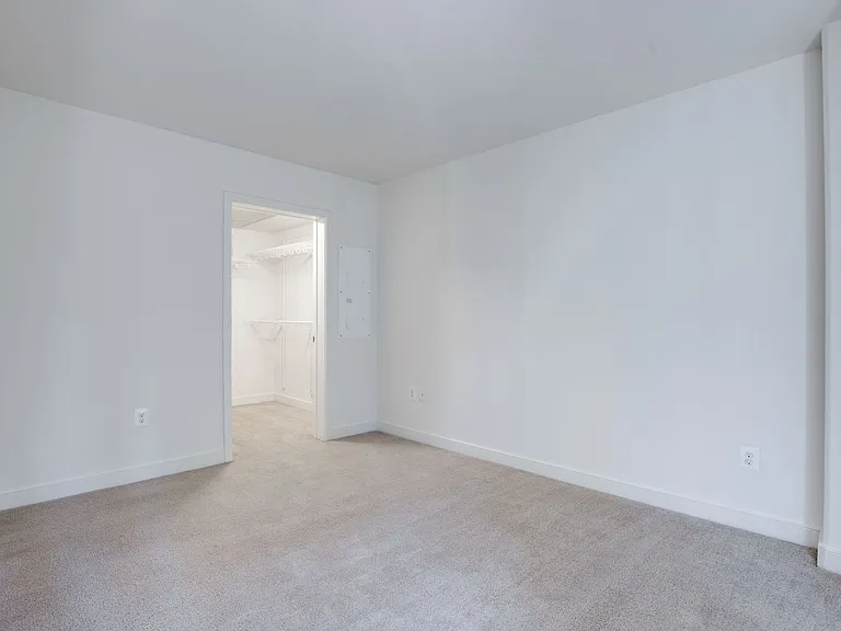 One-bedroom bedroom