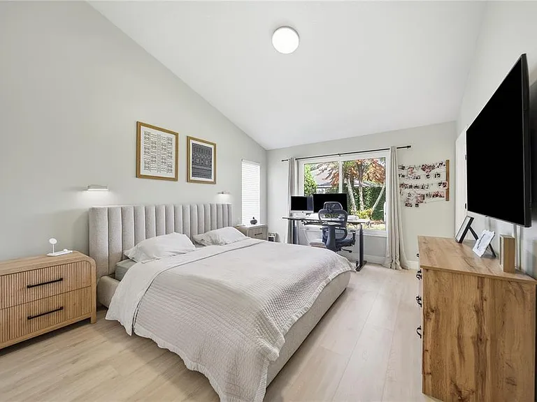 17633 Esprit Dr — Photo 11
