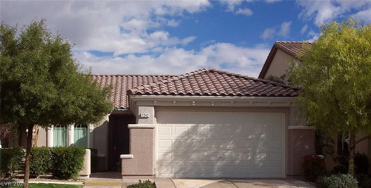 4 bed, 2.0 bath, 1687 sqft, $2,100 — Photo 1