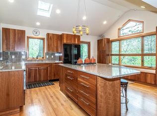 3455 Ridgeline Ct, Ann Arbor, MI 48105