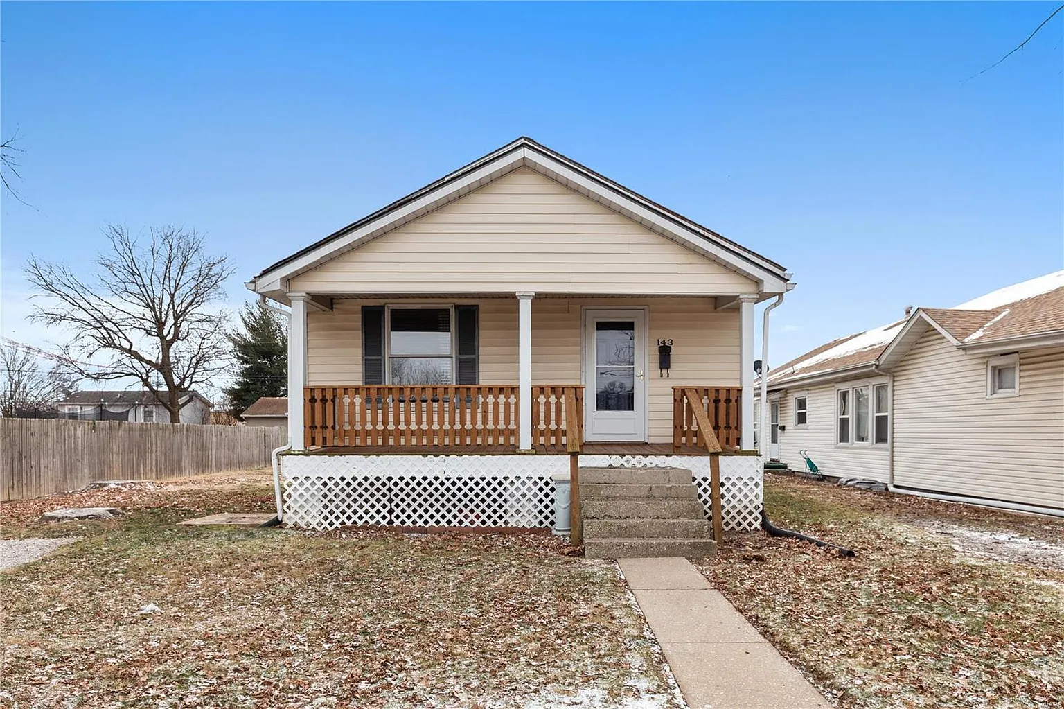 143 E 7th St photo 1