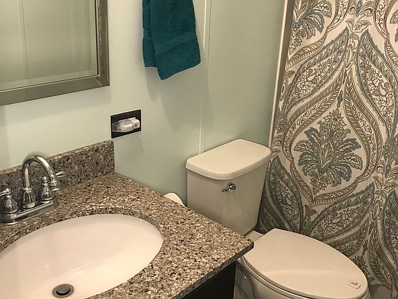 5th image of 115 Sweetwater Dr
