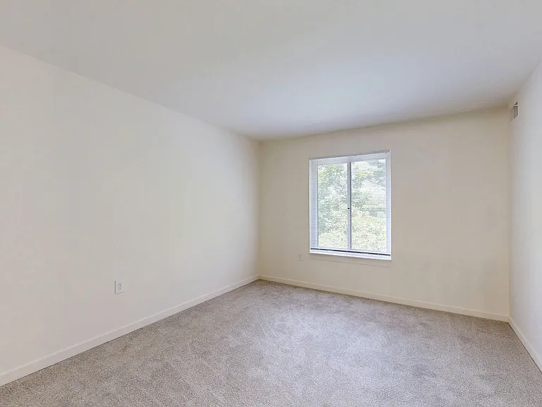 Seneca Place — Photo 54