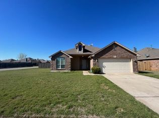 9909 SW 25th St, Yukon, OK 73099