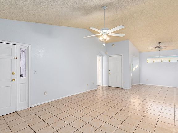 4th image of 4009 N 88th Ave