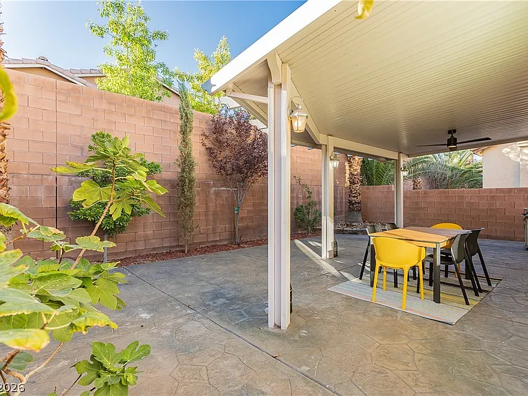 1041 Chestnut Chase St — Photo 26