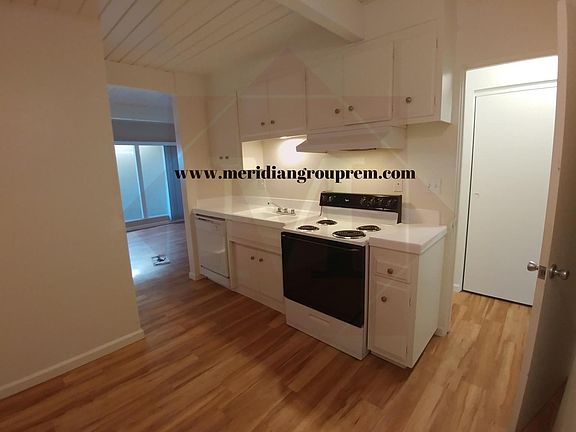 3rd image of 3754 San Remo Dr APT 28