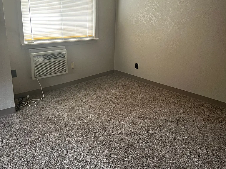 4900 Walnut St #4 — Photo 3