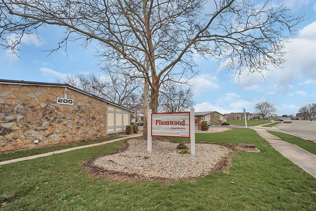 Plumwood Apartments — Photo 1