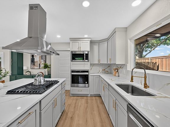 3rd image of 2608 Northcrest Dr