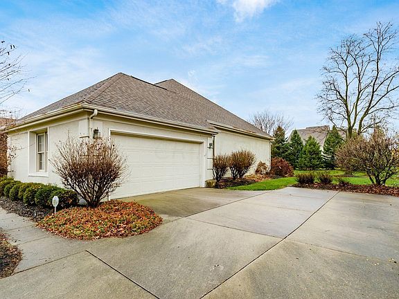 3rd image of 1120 Poppy Hills Dr