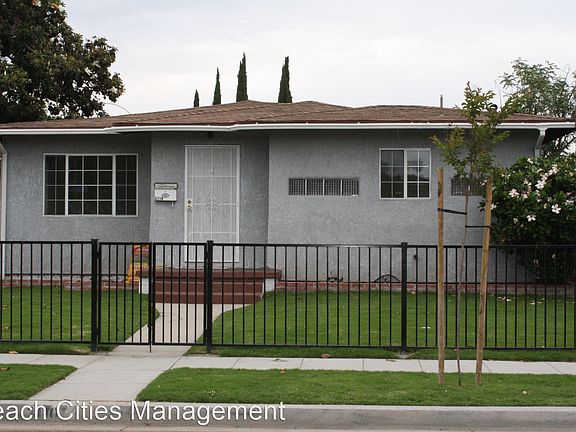 2nd image of 3110 Magnolia Ave
