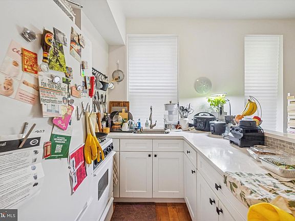 3rd image of 142 N 21st St