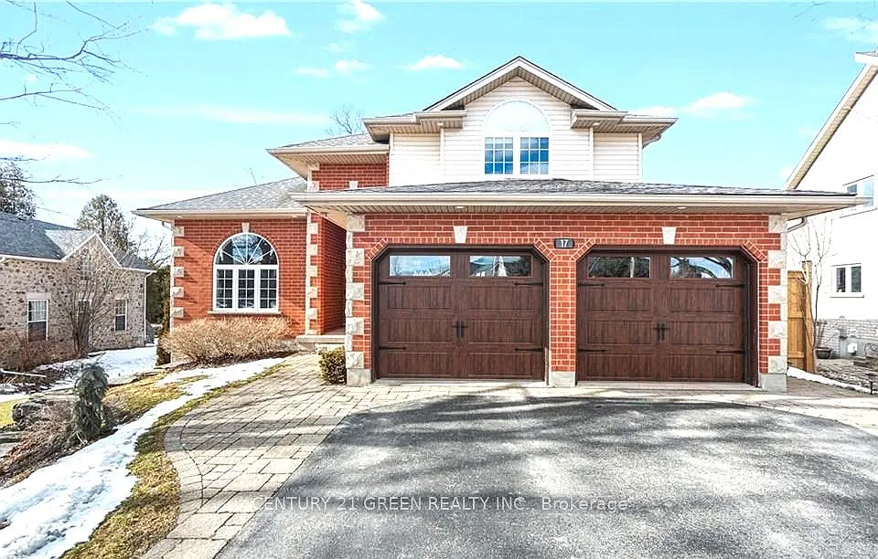 17 Jean Anderson Cres #LOWER