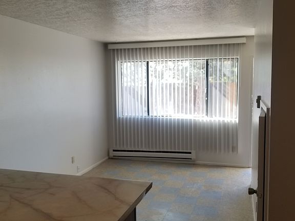 2nd image of 504 Candelaria Rd NW APT 5