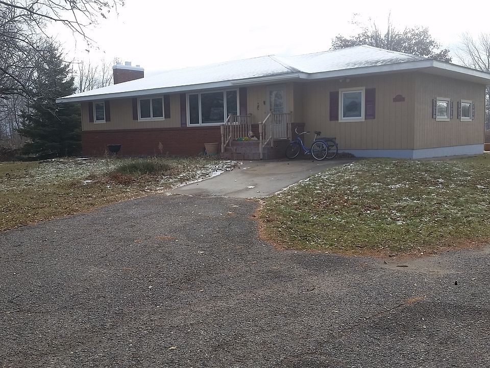 Front of house (1,556 Sq. Ft.) Main floor. Basement is 1,169 Sq. Ft. House sits on approx. 1 acre of land.