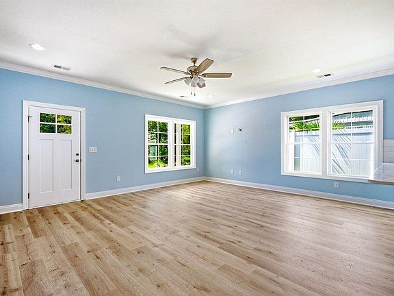 2nd image of 4513 Pelican St.