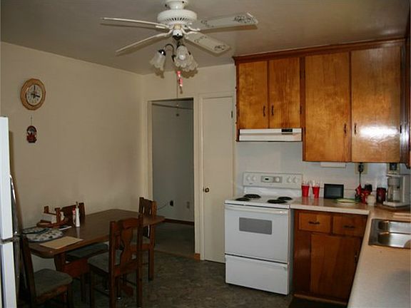 3rd image of 1815 W Highway 32
