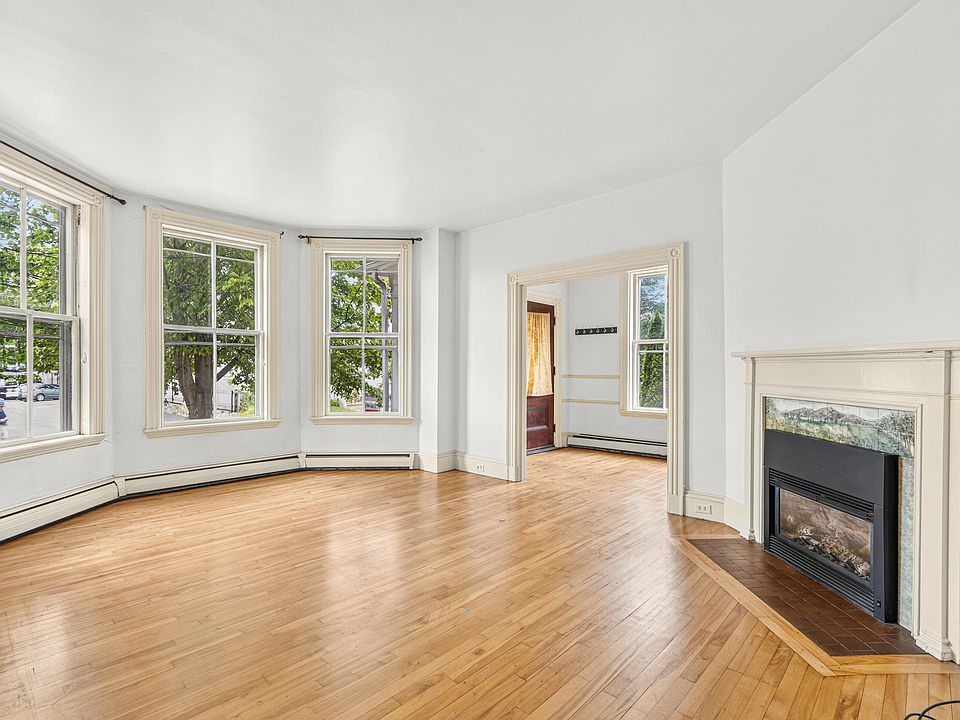 1st image of 11 William Street #1