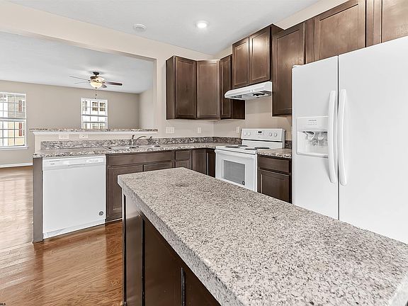 5th image of 138 Inlet St