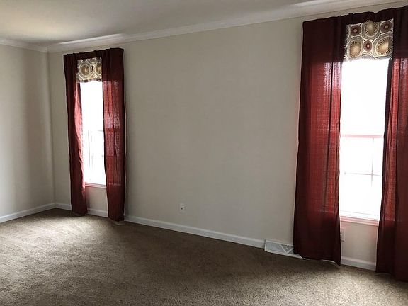 5th image of 22 Bayberry Ln