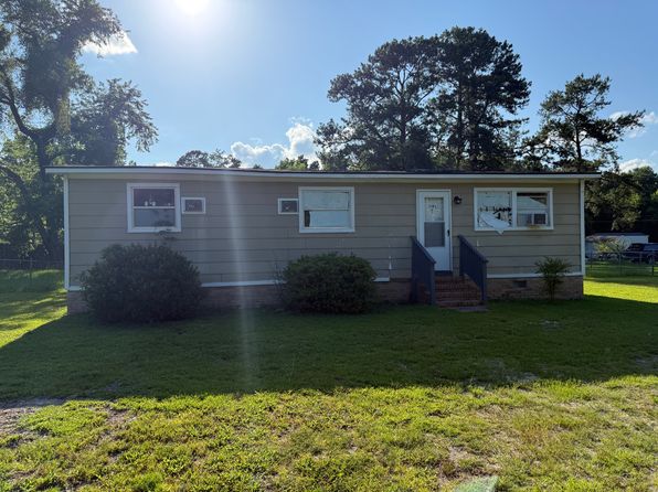 3103 Meadowbrook Dr