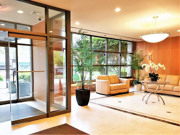 4th image of 60 Parkway Dr E APT 4B