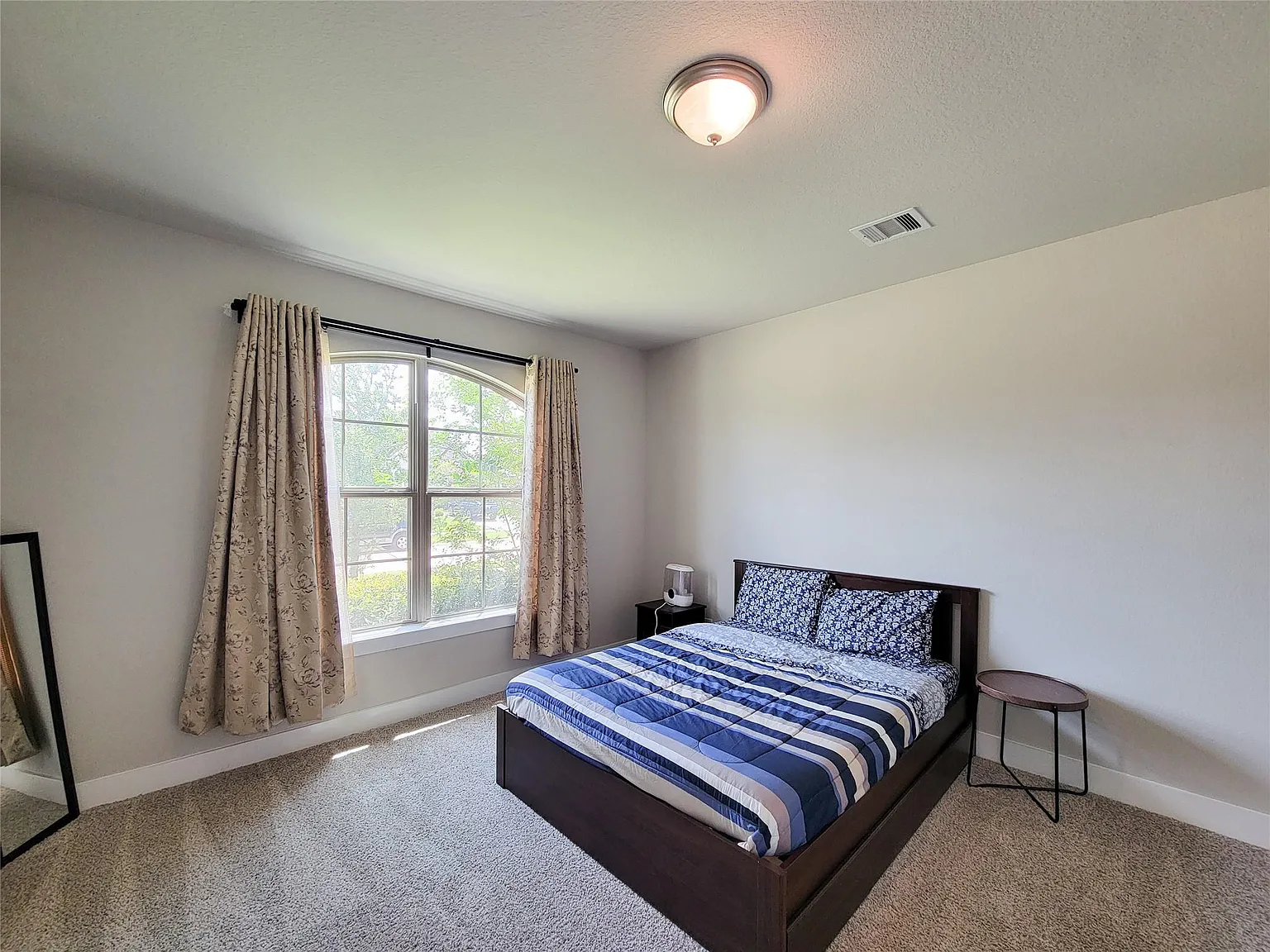 4 bed, 3.5 bath, 2952 sqft, $2,900 — Photo 4