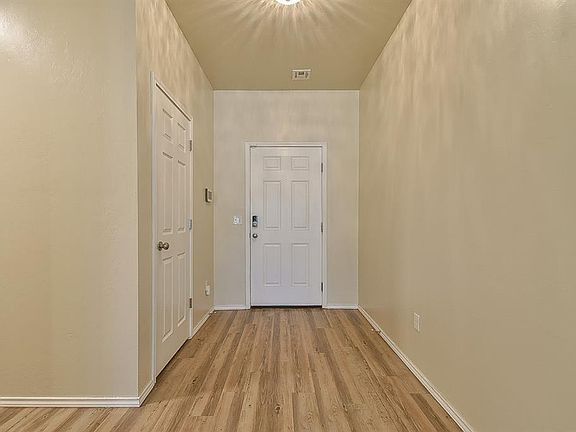 4th image of 4801 Fieldstone Dr