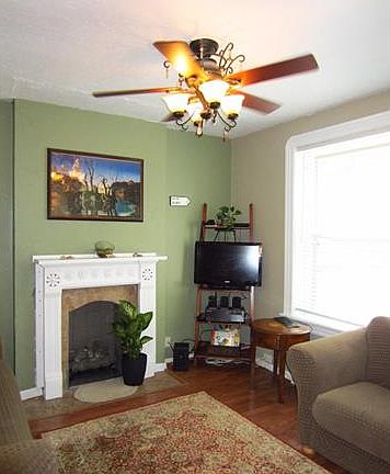 4th image of 4023 Botanical Ave