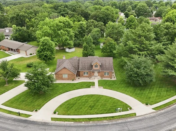 1026 Northwood Dr, Effingham, IL 62401