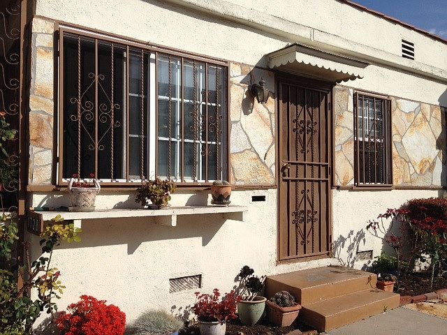 1st image of 1728 W 83rd St