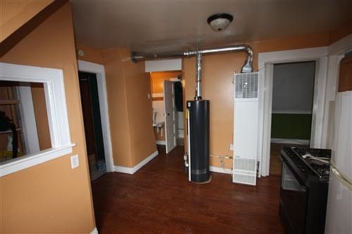 4th image of 2028 W Homer St APT 3