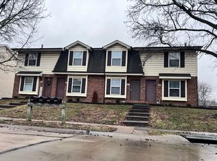 1645 Meyer Dr, Saint Charles, MO 63303