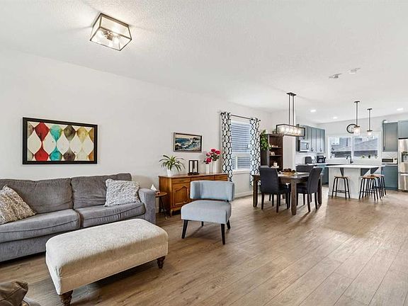 3rd image of 198 NW Legacy Reach Cres SE