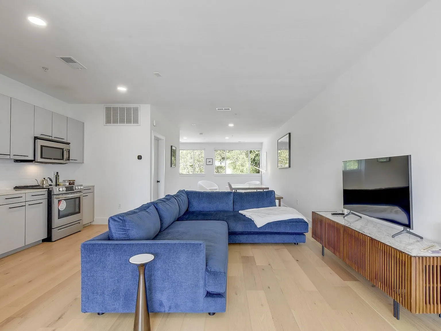 Studio, 1.0 bath, 1110 sqft, $2,600 — Photo 3