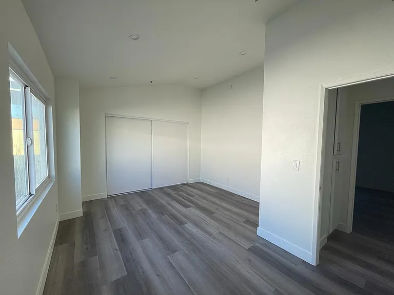 8828 Burnet Ave #8 — Photo 18