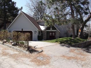 28885 Mammoth Dr, Lake Arrowhead, CA 92352