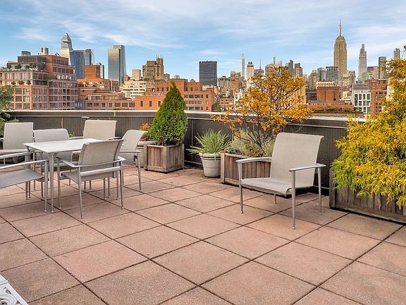 3rd image of 33 Greenwich Ave APT 2G