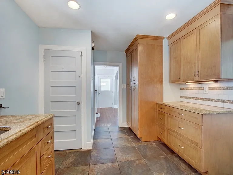 158 Lexington Ave — Photo 28